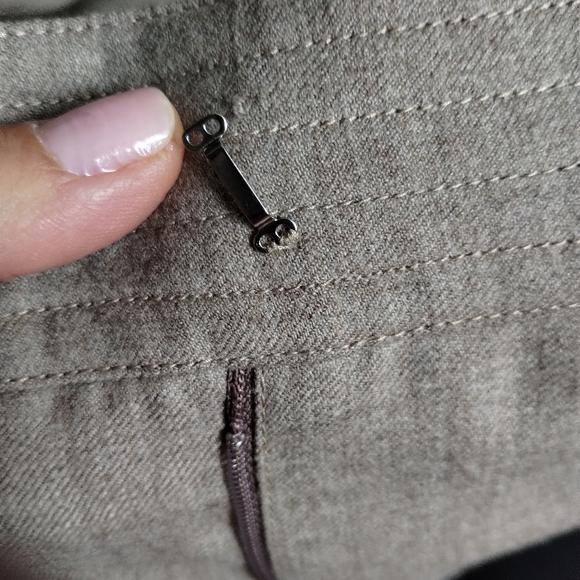 Oscar de la Renta Tan Trousers - Picture 10 of 13